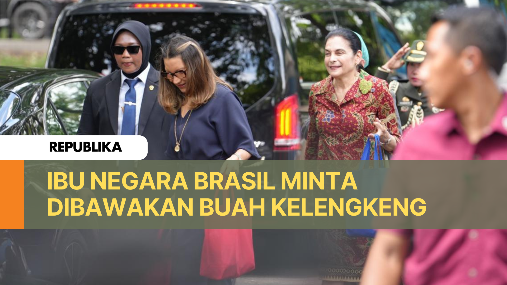 Minta Dibawakan Kelengkeng, Momen Unik Ibu Negara Brasil di Dapur MBG Halim