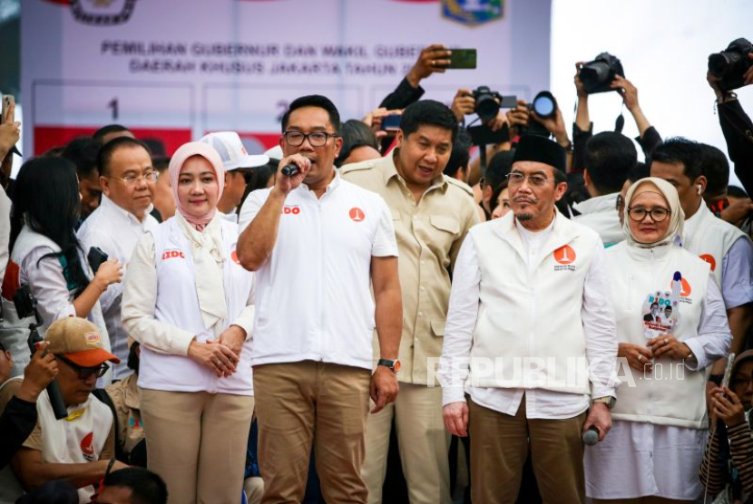 Momen kampanye cagub M Ridwan Kamil didampingi Maruarar Sirait.