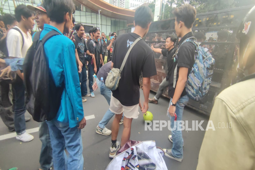Satu Tahun Pemerintahan Prabowo-Gibran, BEM UI Suarakan 8 Tuntutan, Sindir MBG Hingga Magang