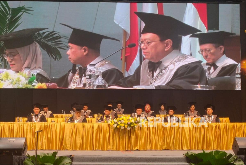 Momen STIE Trisakti mewisuda 941 wisudawan di Jakarta, Sabtu (11/1/2025). 