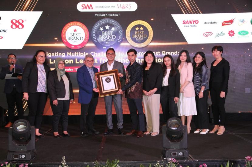 Momogi, snack dari PT Sari Murni Group, kembali meraih Indonesia Best Brand Award 2023 dalam kategori Wafer Stick Jagung dengan predikat platinum.
