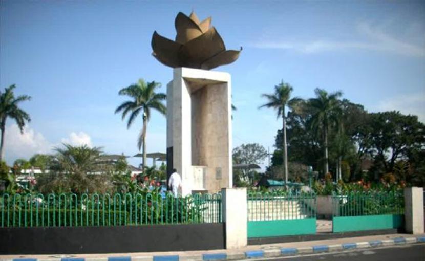 Monumen Melati untuk mengenang Sekolah Kadet Malang 1945.