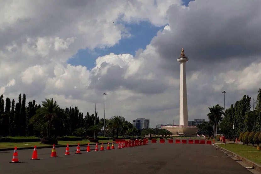 Monumen Nasional (monas).