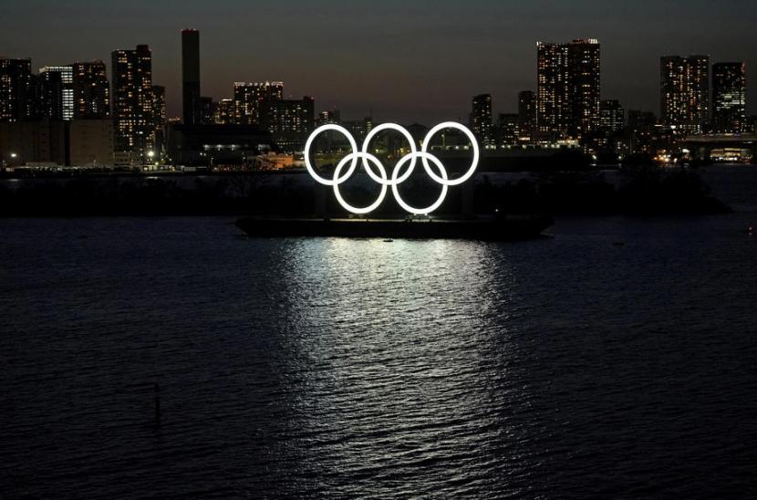 Monumen Olimpiade di Odaiba Marine Park, Tokyo. Presiden Komite Olimpiade Internasional (IOC) Thomas Bach menolak apabila harus menggelar Olimpiade Tokyo tanpa penonton.