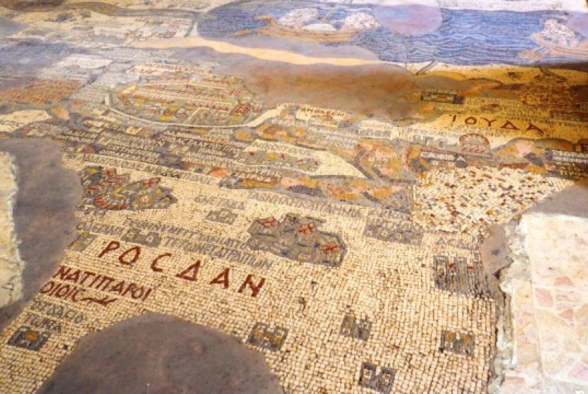 Mosaik lantai dari Dinasti Umayyah yang ditemukan di Yordania