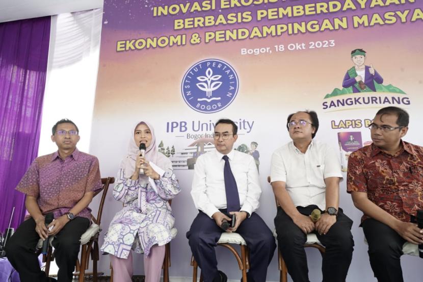 MoU IPB untuk mendorong inovasi ekosistem bisnis desa berbasis pemberdayaan ekonomi dan pendampingan masyarakat. Kerjasama dilakukan bersama Lapis Bogor Sangkuriang kreasi dari PT Agrinesia Raya. 