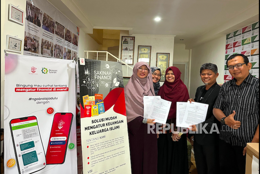 MoU Program Pelatihan Literasi Keuangan 1000 Majelis Taklim Muslimah di Bogor, Jumat (30/1/2025).