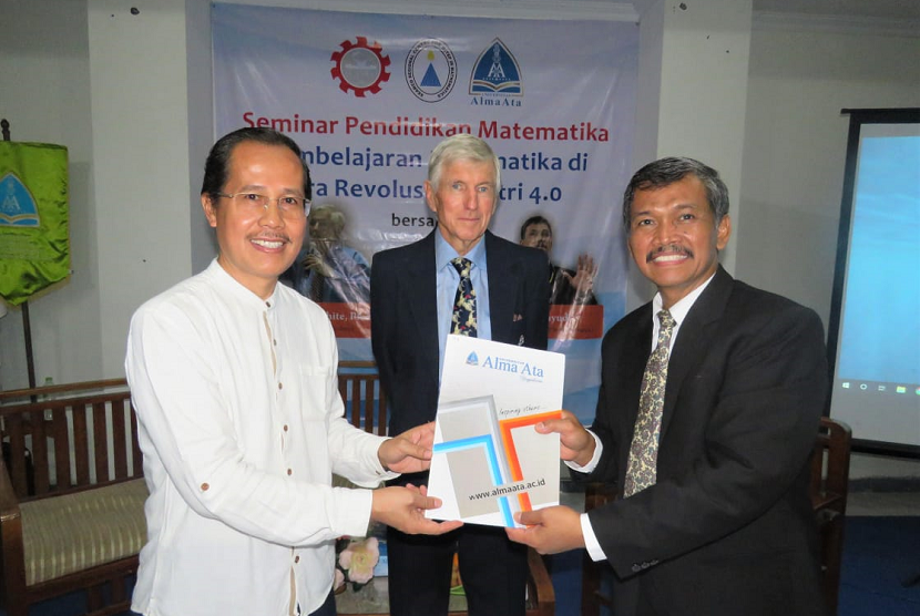 MoU Universitas Alma Ata (UAA) dengan South East Asian Minister of Education Organization (SEAMEO).