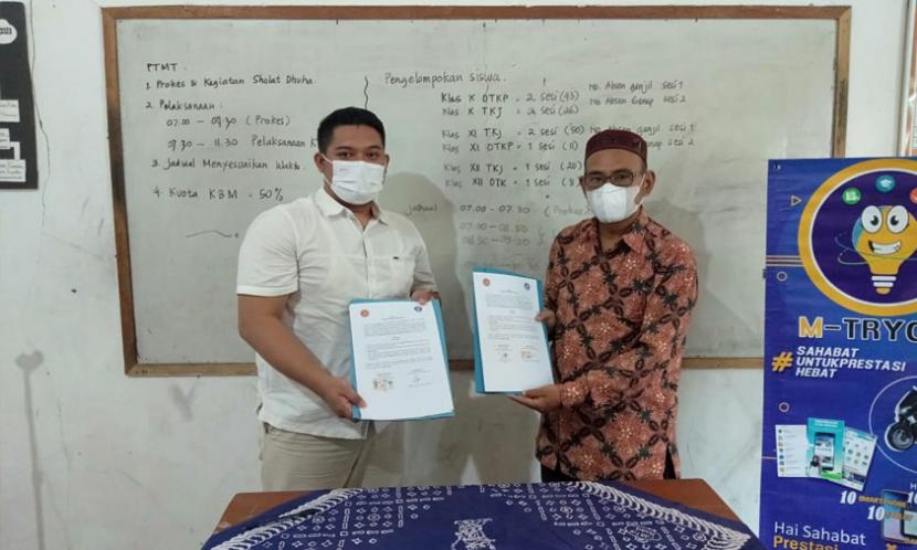MTryout meneken kerja sama (MoU) dengan SMK Tunas Bangsa Sejahtera Bogor, Senin (11/10).