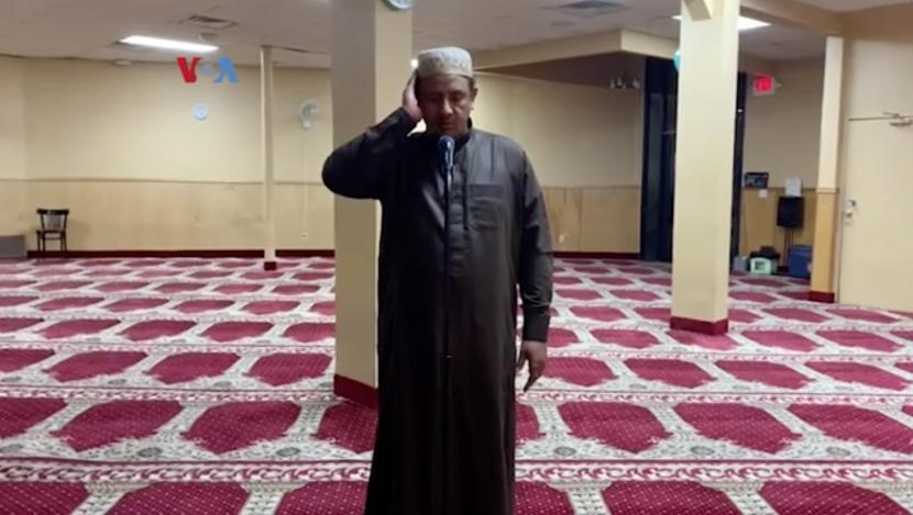 Muadzin di Masjid Minneapolis, Minnesota, AS. Muslim Minnesota Rencanakan Gelar Sholat Idul Adha di Stadion