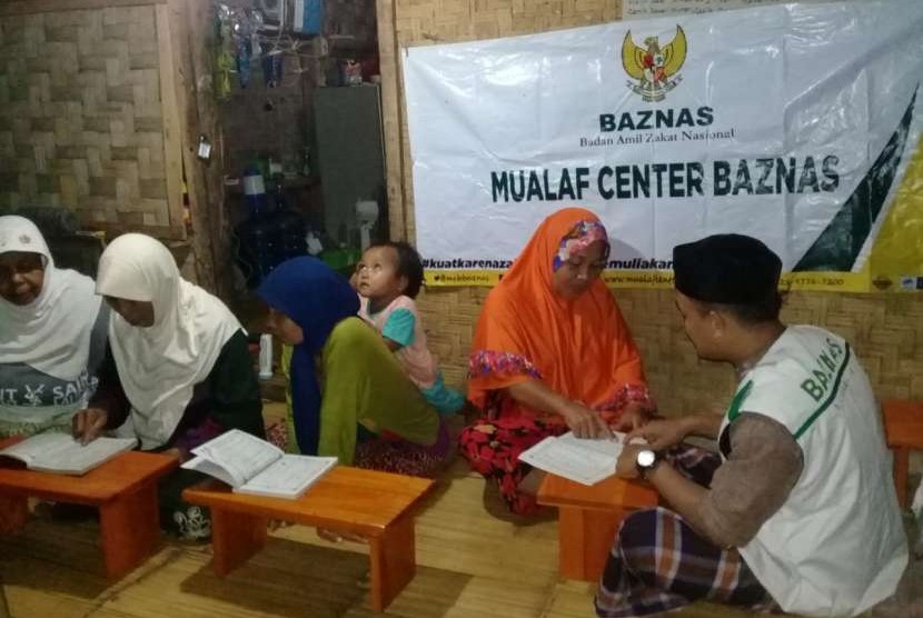 Mualaf Center Baznas (MCB) melakukan pembinaan terhadap para komunitas mualaf Muslim Baduy di Lebak, Banten.