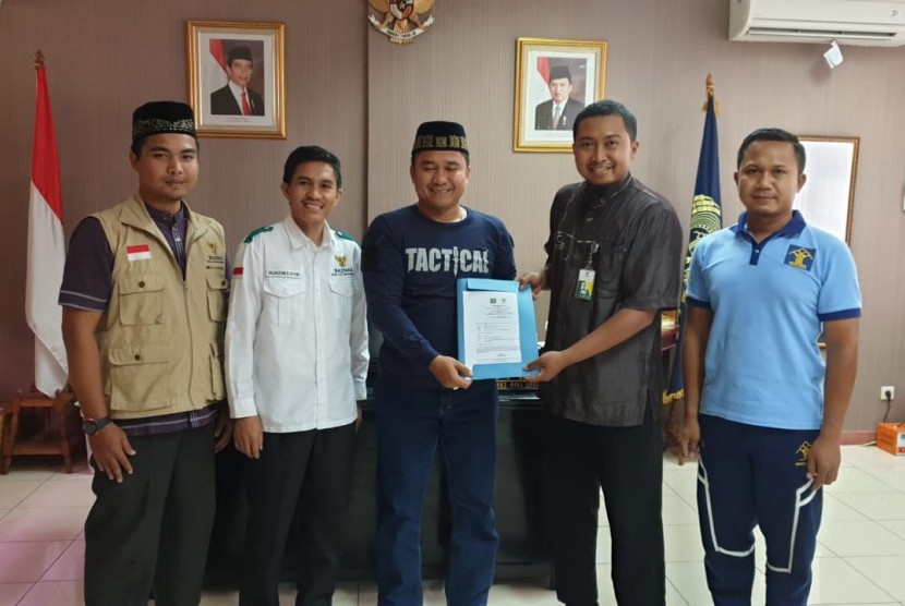 Mualaf Center Baznas (MCB) meneken MoU dengan Lapas Kelas III Gunung Sindur, Kabupaten Bogor, Jawa Barat.  