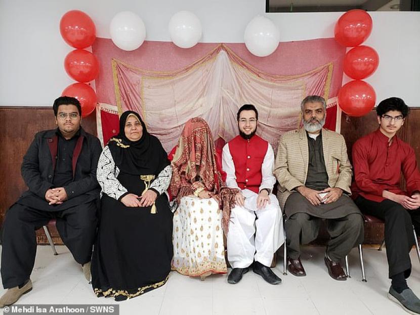 Mualaf Kanada Mehdi Isa Arathoon menikahi gadis yang wajahnya tak pernah dia lihat 