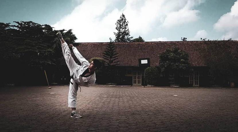 Muhamad Azhar Gunawan, atlet taekwondo Universitas BSI (Bina Sarana Informatika) Tasikmalaya.