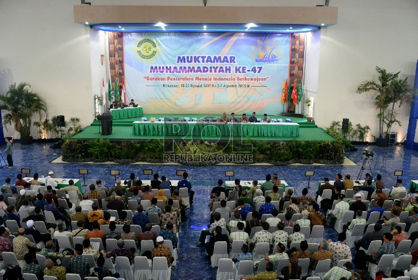 Muktamirin mengikuti sidang pleno II pada muktamar muhammdiyah ke 47 di Kampus Unismuh Makassar, Sulsel, Selasa (4/8).  (Republika/Prayogi)
