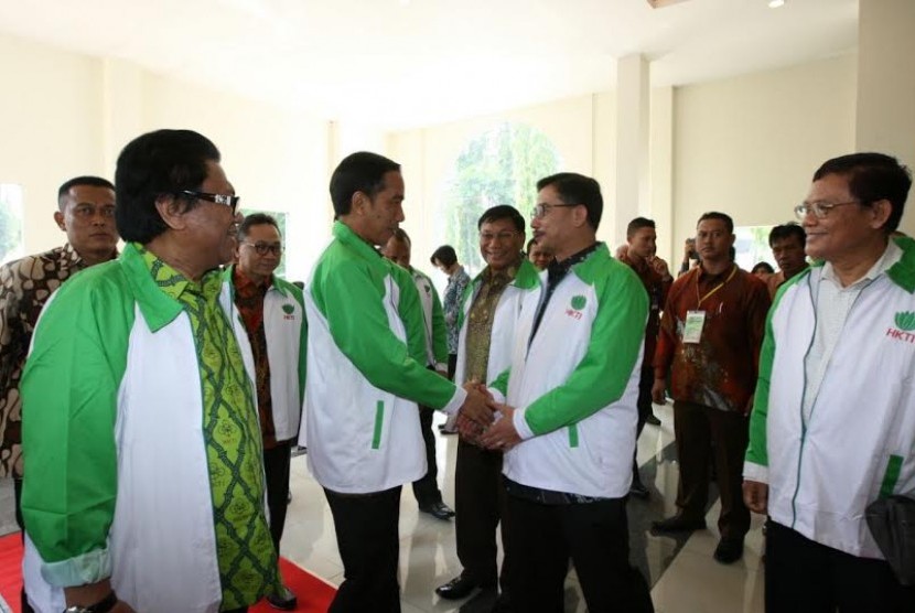 Munas HKTI dihadiri oleh ketua HKTI Oesman Sapta, Presiden Joko Widodo dan sejumlah pejabat tinggi negara.