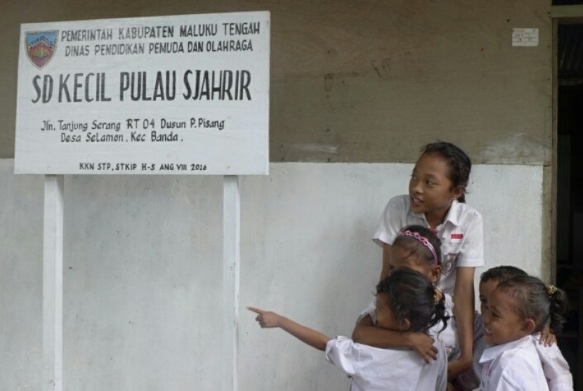 Murid SD Kecil di Pulau Sjahrir, Banda, Maluku.