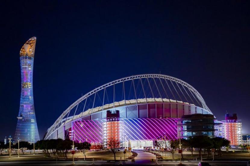 Museum Olimpiade dan Olah raga Qatar 3-2-1 seluas 19 ribu meter persegi itu berlokasi di sebelah salah satu stadion yang akan digunakan untuk Piala Dunia tahun ini. Pembangunan museum sekaligus mengumpulkan beragam artefak bersejarah olah raga itu memakan waktu lebih dari 15 tahun.