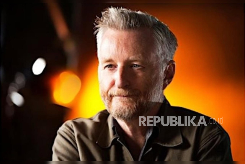Musisi Billy Bragg. Penyanyi folk rock asal Inggris, Billy Bragg, merilis lagu terbaru berjudul Hundred Year Hunger sebagai bentuk solidaritas terhadap rakyat Palestina.