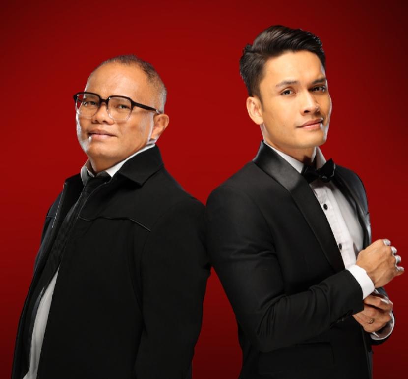 Musisi kawakan Indonesia, Doadibadai Hollo, atau yang karib dikenal khalayak dengan nama Badai (kiri), berkolaborasi dengan aktor Randy Pangalila. 