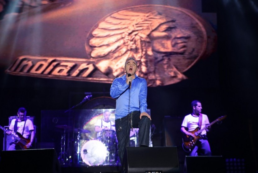 Musisi legendaris asal Inggris, Morrissey menggelar konser keduanya di Jakarta. Konser berlangsung pada Rabu (12/10) malam di Golf Driving Range, Senayan, Jakarta