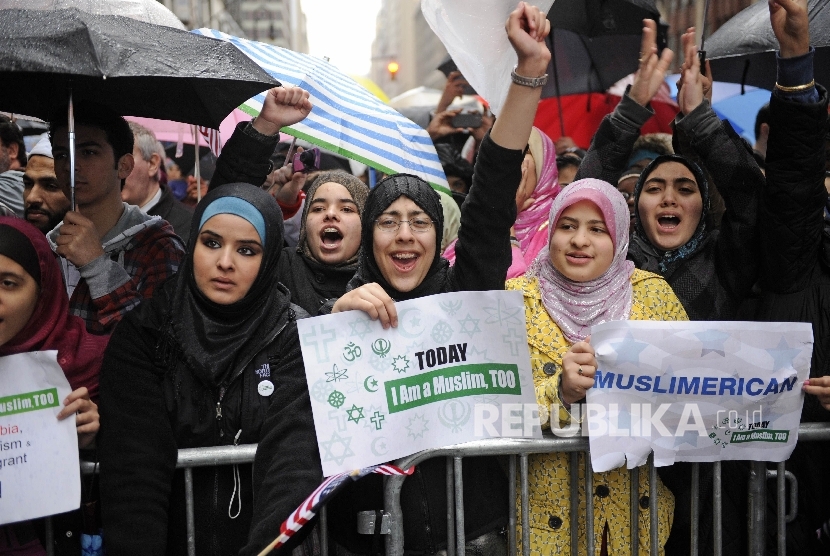 Anak Muda Muslim AS Berkeliling Ajak Masyarakat Memilih. Muslim Amerika