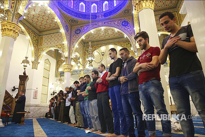 Islam Terus Berkembang Pesat di Sao Paulo. Muslim Brasil yang sebagian merupakan pengungsi Syiria menyambut Ramadan di Sao Paulo, Brazil, Kamis (17/5) waktu setempat.
