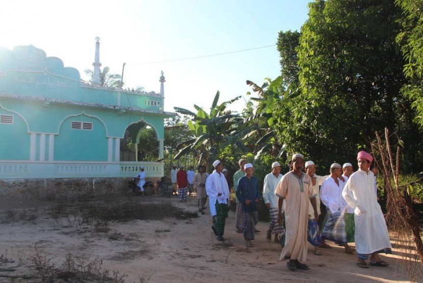 Muslim Cham di Masjid Jamiul Nia Mah