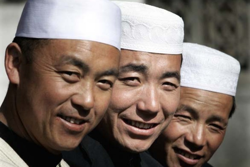 Muslim Cina di Kota Linxia, Cina.