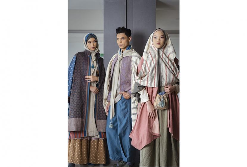 Muslim Fashion Festival (MUFFEST+) 2022 siap digelar pada 21-23 April di Grand Ballroom The Ritz Carlton Pacific Place, Jakarta. Belakangan, muncul istilah genderless fashion.