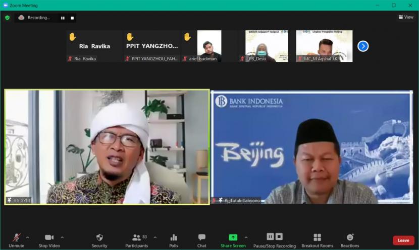 Muslim Indonesia yang tergabung dalam Lingkar Pengajian Beijing (LPB) dan Lintas Komunitas Muslim Indonesia Tiongkok (LKMIT) menggelar kegiatan Tabligh Akbar Ramadhan, Sabtu (23/4).