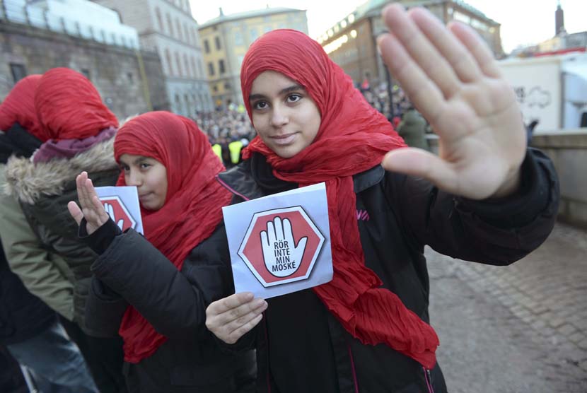 Pengadilan Cabut Larangan Jilbab di Sekolah Swedia. Muslim Swedia (ilustrasi) 
