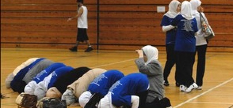 Muslimah Charlotte aktif dalam kegiatan olahraga.