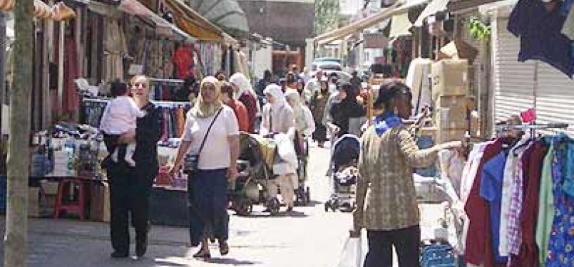 Muslimah di sudut kota Brussels. 