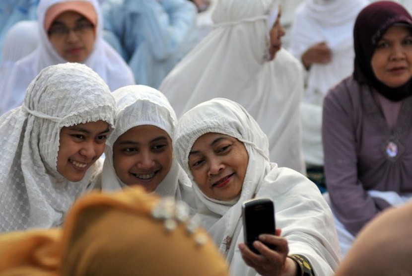Muslimah Indonesia saat melaksanakan Shalat Ied di Jakarta (ilustrasi).