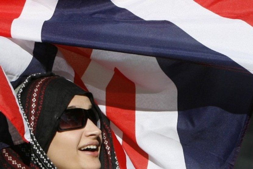Muslimah Inggris. Muslim di London Berbagi Kisah Pelecehan yang Diterima di Tempat Kerja