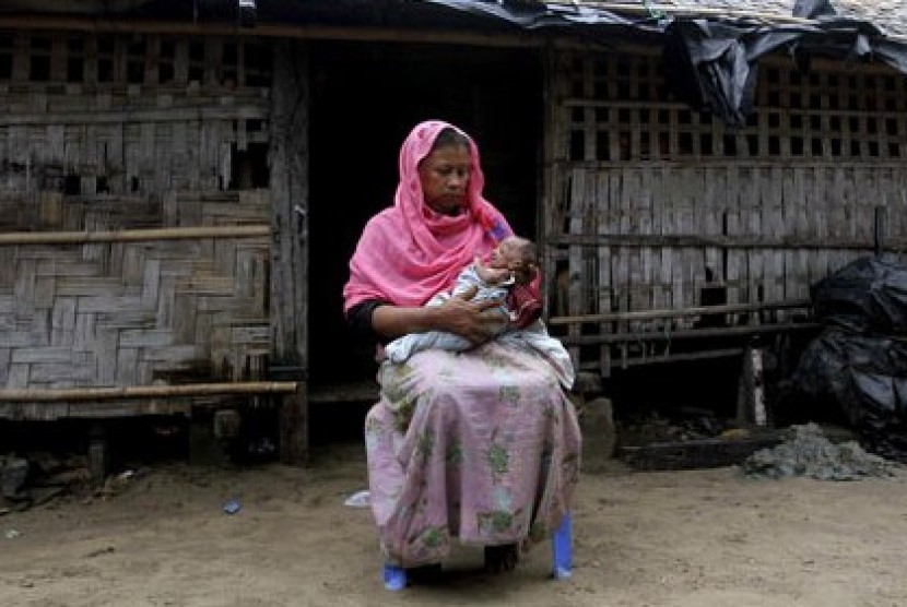 Gadis cilik Rohingnya di sebuah kamp pengungsian di Bangladesh.