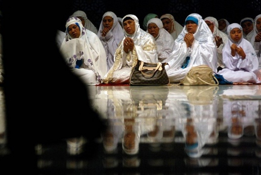 Muslims participate in itikaf program during the last ten days of Ramadan. (illustration) 