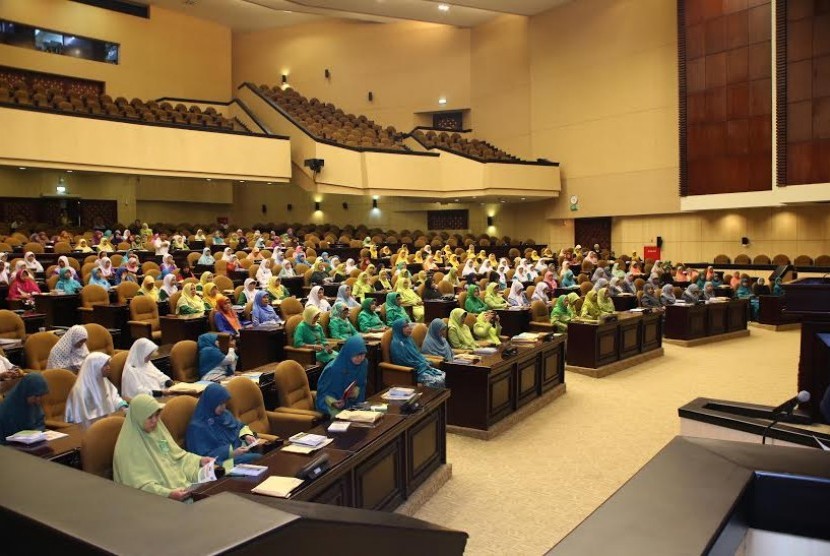 Musyawarah Organisasi Islam Wanita Indonesia (BMOIWI) mengikuti sosialisasi Empat Pilar MPR RI 