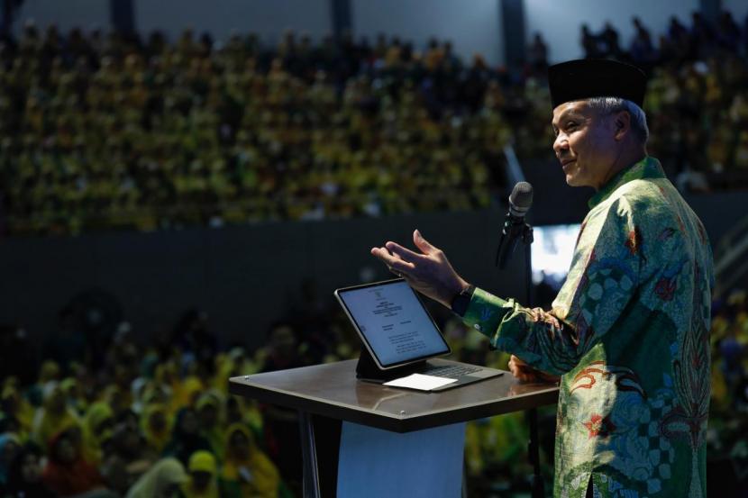 Gubernur Jawa Tengah Ganjar Pranowo, membuka Musyawarah Wilayah (Musywil) Muhammadiyah dan Aisyiyah Jawa Tengah Periode Muktamar ke-48 di GOR Wisanggeni, Kota Tegal pada Sabtu (4/3/2023)
