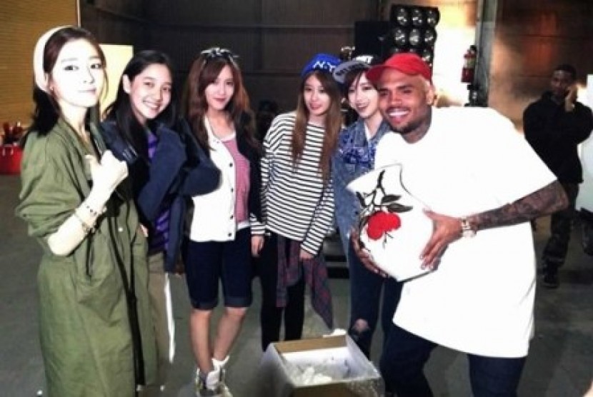 N4 T-ara dan Chris Brown