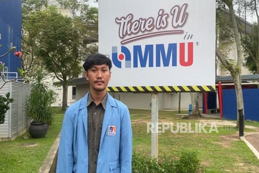 Nabil Nurfauzan, mahasiswa Program Studi (prodi) Bisnis Digital, Fakultas Ekonomi dan Bisnis (FEB) Universitas Nusa Mandiri (UNM), berhasil meraih juara pertama di ajang bergengsi WRC Competition Ministry of Higher Education Cup 2025.