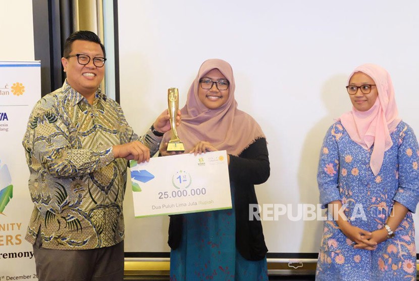 NAMA Foundation memberikan penghargaan kepada  pemuda Indonesia berprestasi di bidang pemberdayaan masyarakat. Penghargaan tersebut di berikan oleh Manajer Program NAMA Foundation Khalid Alwalid pada acara Closing Ceremony Community Leaders Program yang digelar di Hotel Aston Simatupang Jakarta Selatan, Kamis, ( 21/12). 