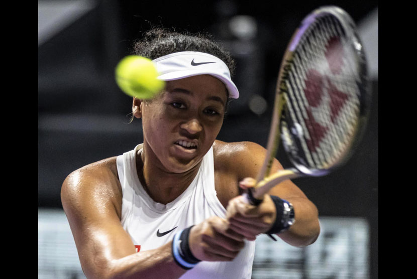 Petenis Naomi Osaka merespons negatif perubahan jadwal grand slam French Open.(EPA-EFE/Alex Plavevski)