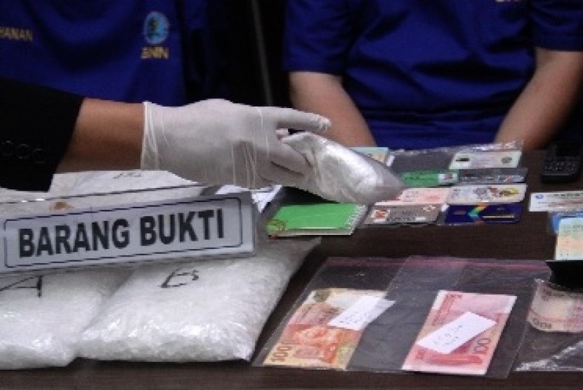 Narkoba (ilustrasi) Satuan Reserse Narkoba Polresta Bogor Kota menangkap 192 tersangka penyalahgunaan dan peredaran narkoba. Sebagian besar pelaku berprofesi sebagai buruh harian lepas.