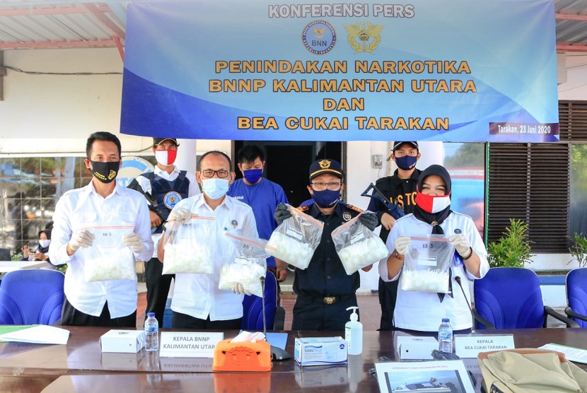 Narkotika jenis methamphetamine atau sabu sebanyak 6.006,8 gram (6 kg) berhasil diamankan Bea Cukai Tarakan dan BNNP Kalimantan Utara pada hari Jumat (19/6), sekitar pukul 11.40 WITA di Perairan Tanjung Pasir Tarakan.