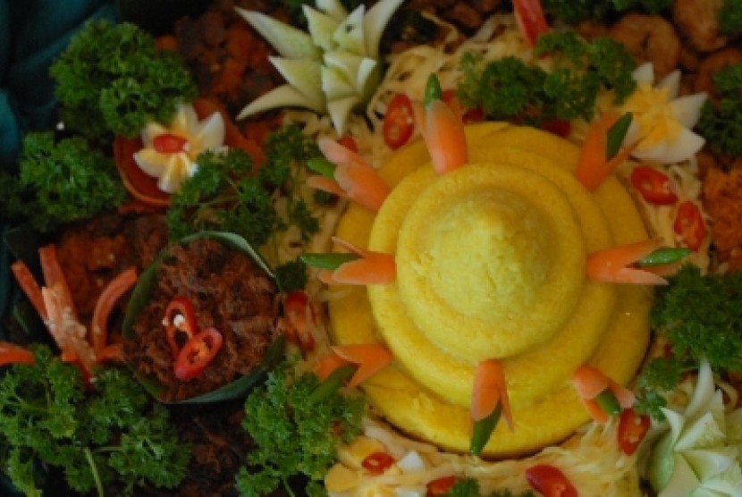 Nasi tumpeng, salah satu dari 30 makanan ikonik Indonesia
