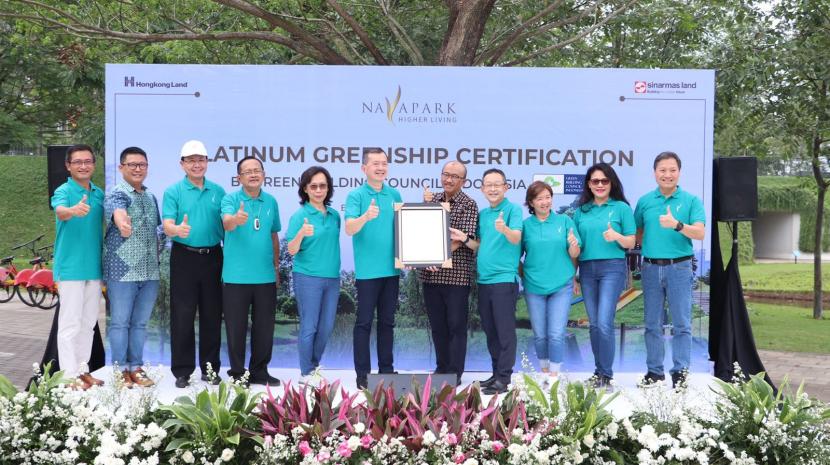 NavaPark BSD City merupakan kawasan mixed-use residential pertama di Indonesia yang berhasil meraih sertifikasi Greenship Neighborhood dengan peringkat Platinum dari Green Building Council Indonesia (GBCI).
