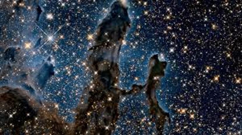 Nebula Elang.