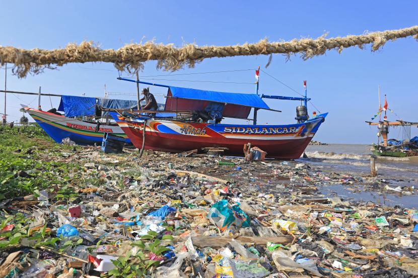 Audit Merek Temukan Plastik Sekali Pakai Dominasi Sampah Di 11 Pantai Republika Online 7631